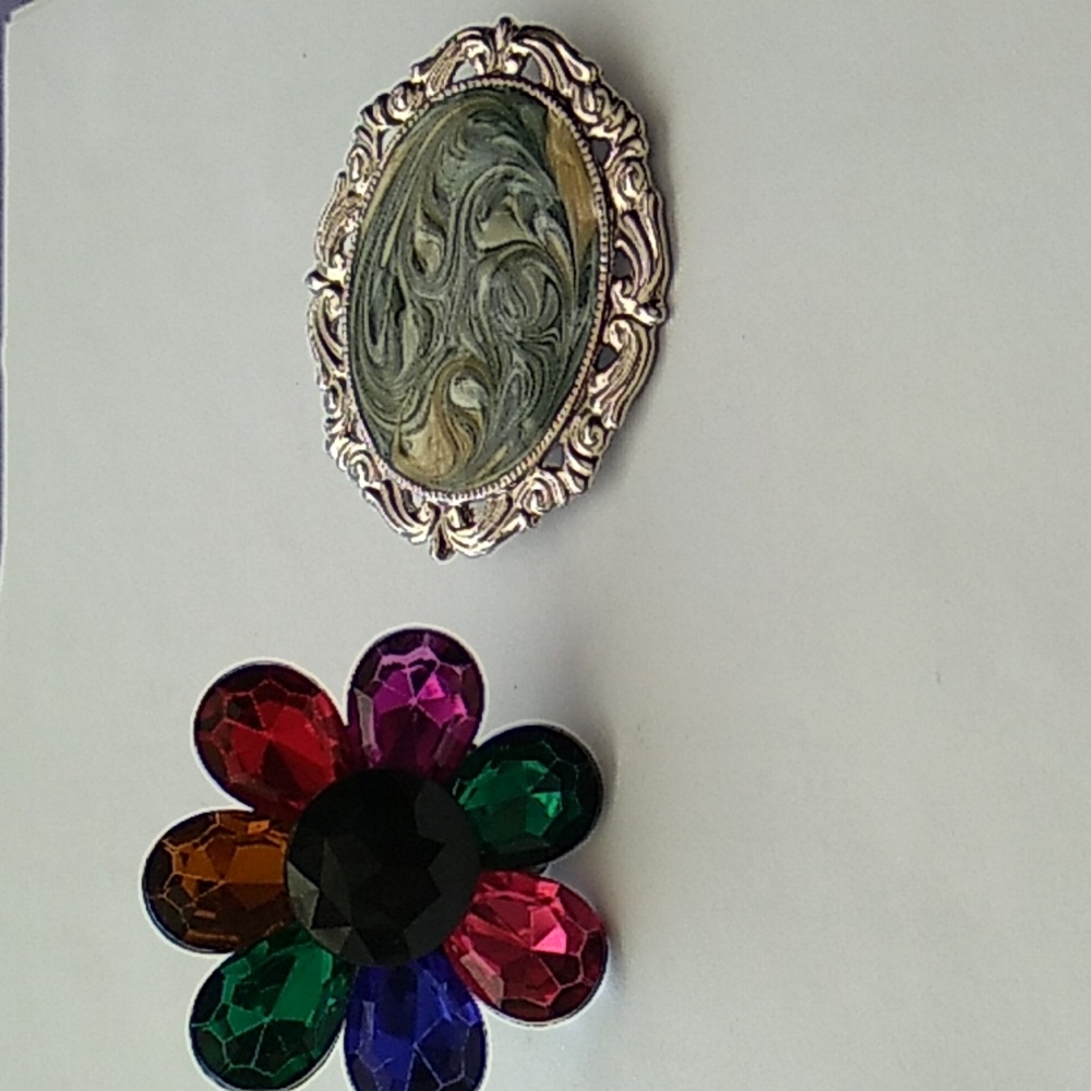 Floral clip-on pin pair